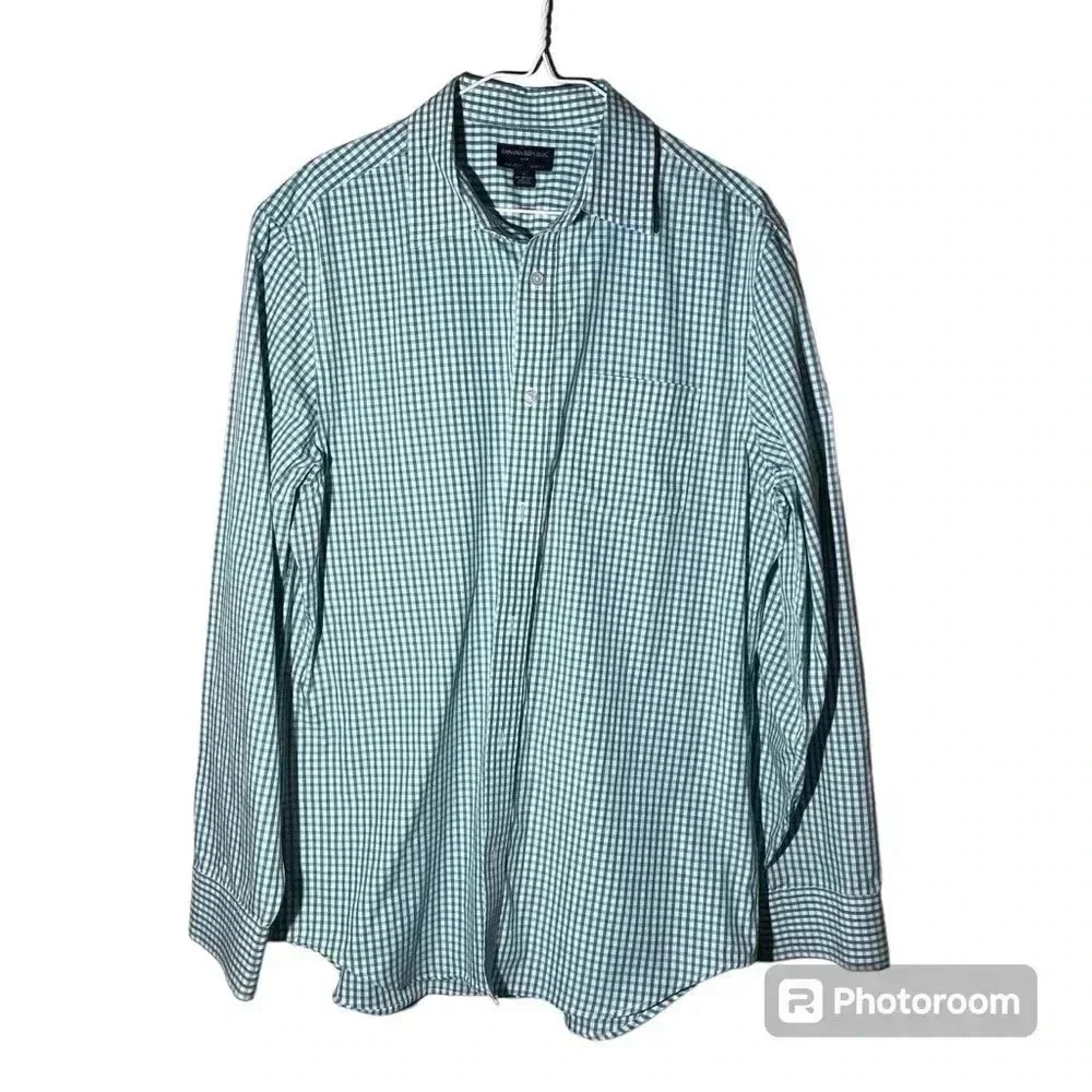 BANANA REPUBLIC mans slim fit long sleeves green and white plaid shirt 16-16-1/2